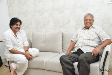Pawan Kalyan Meeting With Sri Undavalli Arun Kumar stills